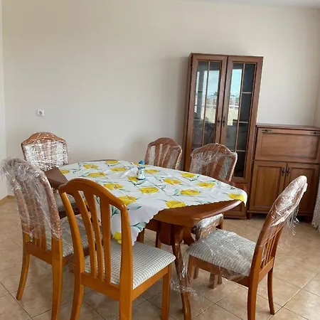 Palm Court A26 *