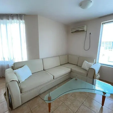 Palm Court A26 Sluneční pobřeží