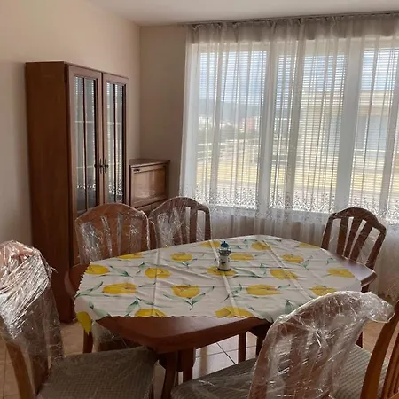 Palm Court A26 *